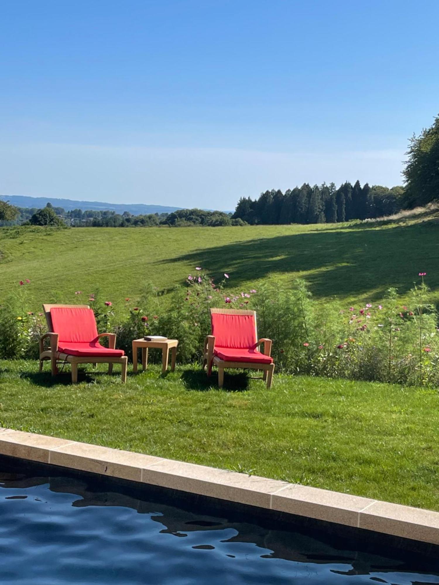 Domaine De Montmery Sa Piscine Son Jardin Ses Espaces Ambazac Екстер'єр фото